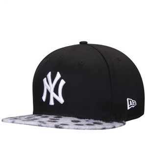 New York Yankees New Era Black 9FIFTY Strap Hat
